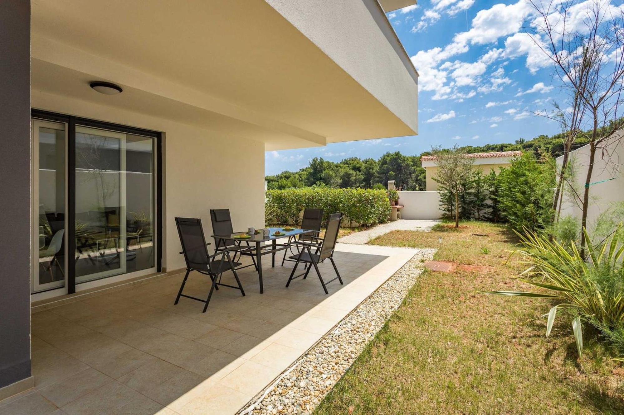 Apartments At Villa Frida Premantura Extérieur photo
